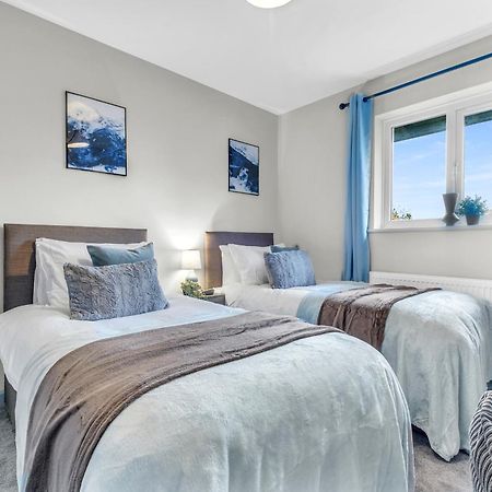 Mk 2-Bedroom Contractor'S Gem, 5 Beds, Sleeps 6, Free Parking Milton Keynes Buitenkant foto
