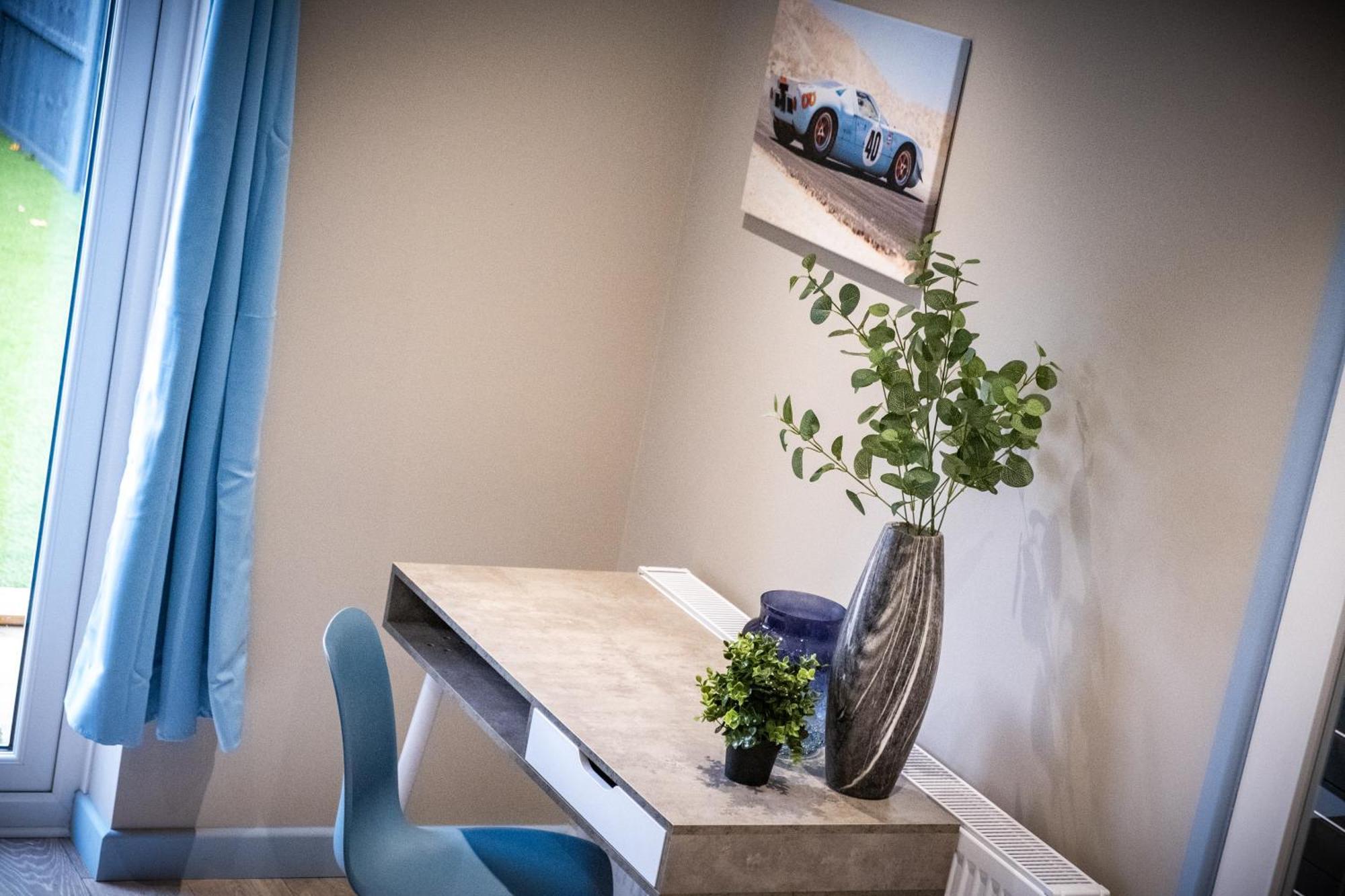 Mk 2-Bedroom Contractor'S Gem, 5 Beds, Sleeps 6, Free Parking Milton Keynes Buitenkant foto