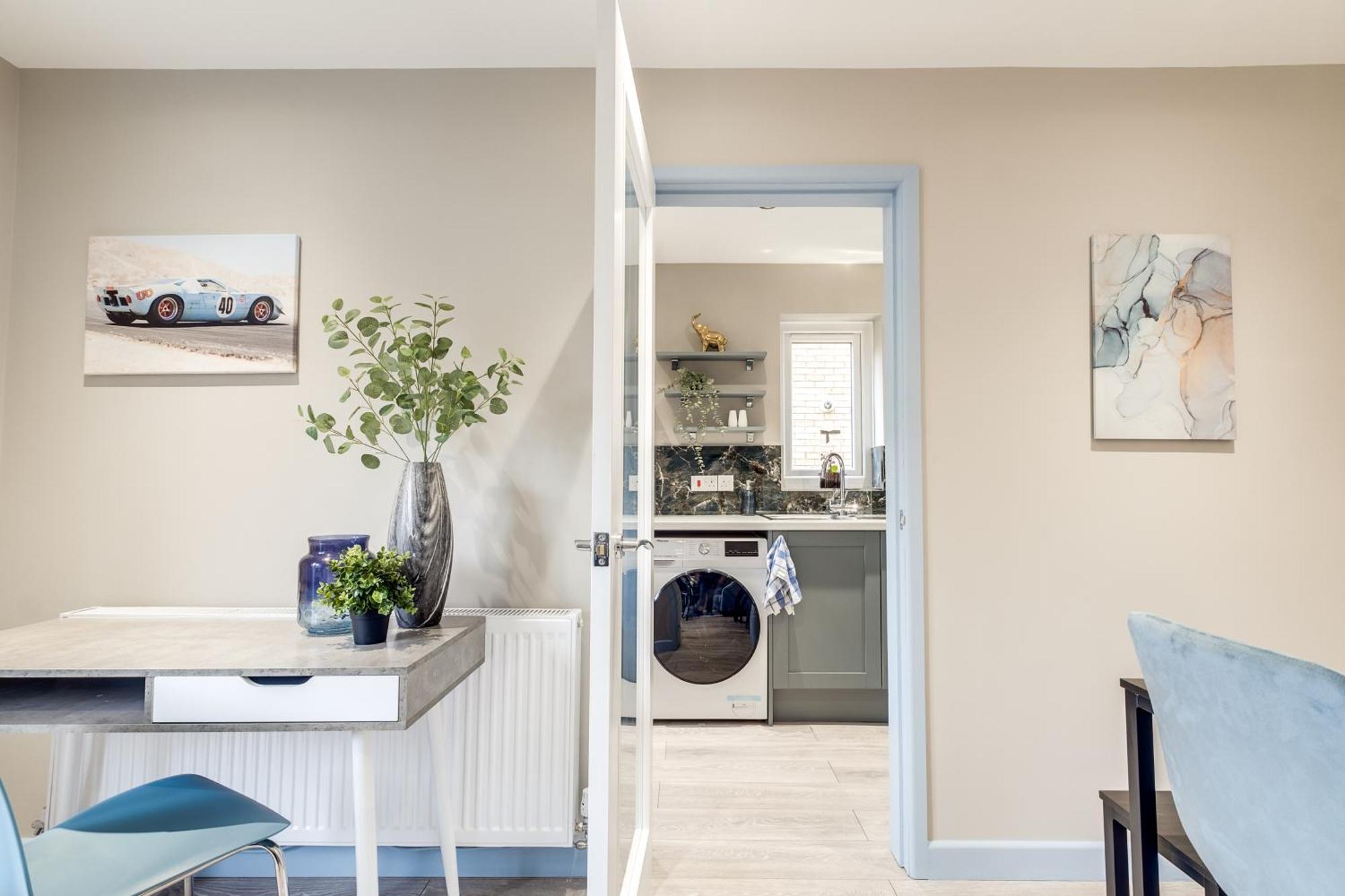 Mk 2-Bedroom Contractor'S Gem, 5 Beds, Sleeps 6, Free Parking Milton Keynes Buitenkant foto