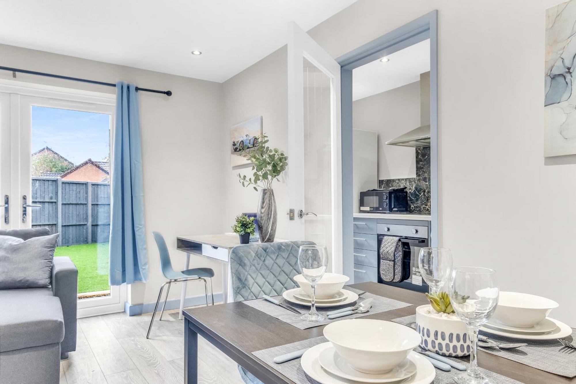 Mk 2-Bedroom Contractor'S Gem, 5 Beds, Sleeps 6, Free Parking Milton Keynes Buitenkant foto