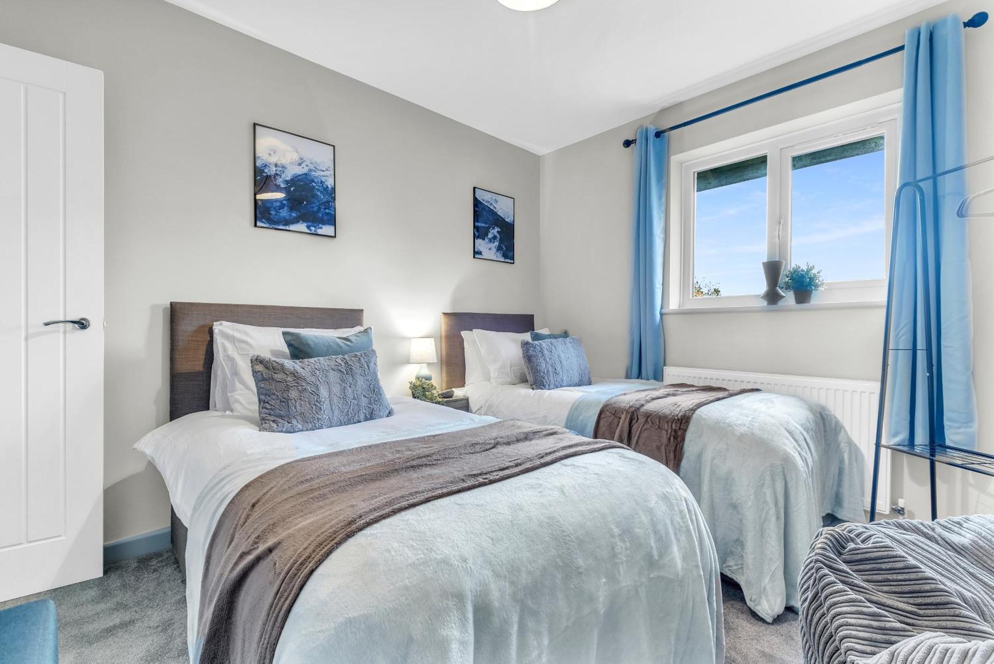 Mk 2-Bedroom Contractor'S Gem, 5 Beds, Sleeps 6, Free Parking Milton Keynes Buitenkant foto