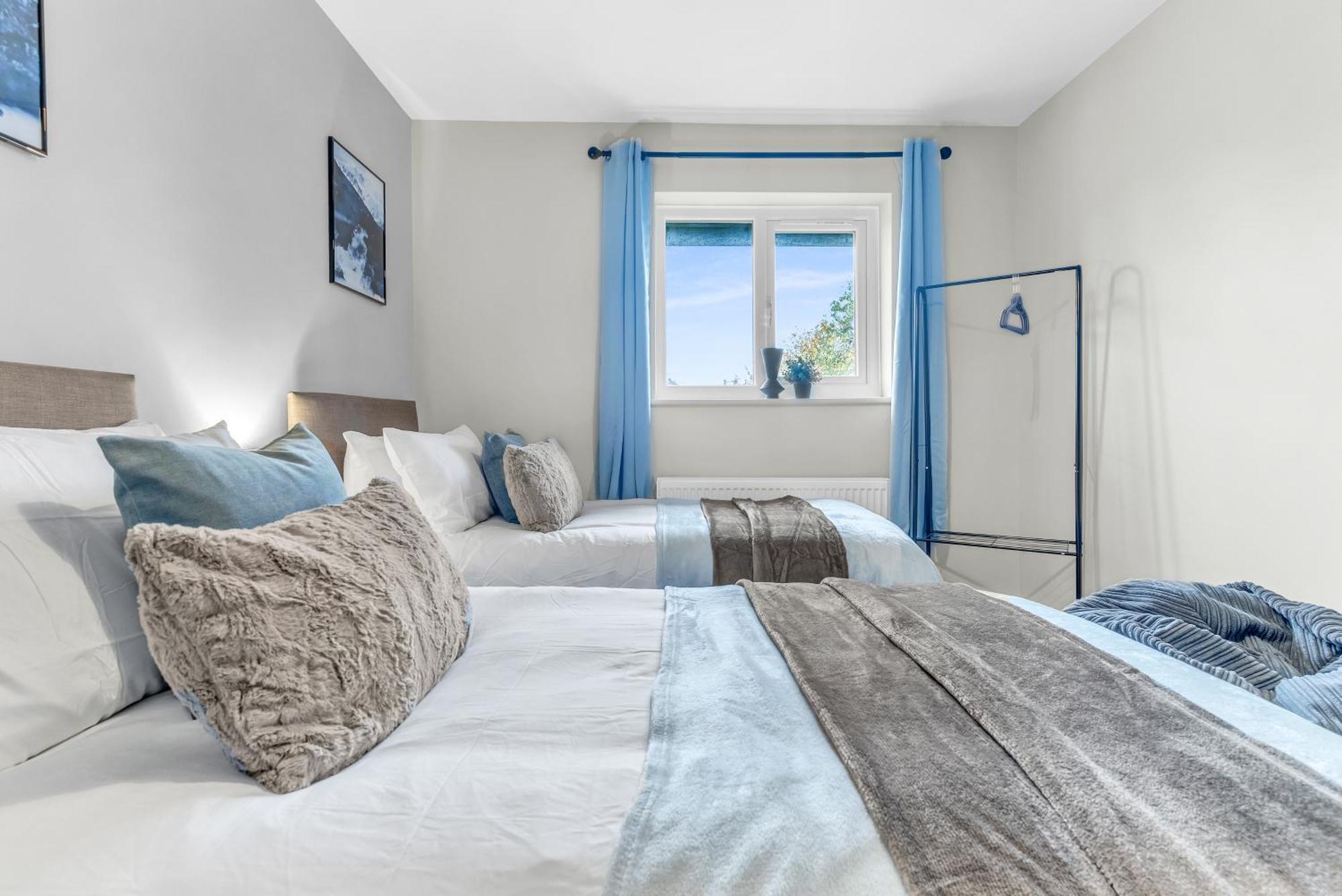 Mk 2-Bedroom Contractor'S Gem, 5 Beds, Sleeps 6, Free Parking Milton Keynes Buitenkant foto